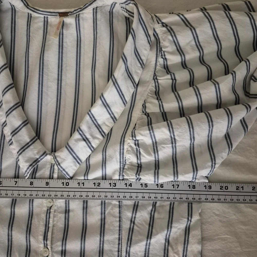 Free People Striped Puff Sleeve‎ V-Neck Tie Back Blouse White Blue Sz M Nautical